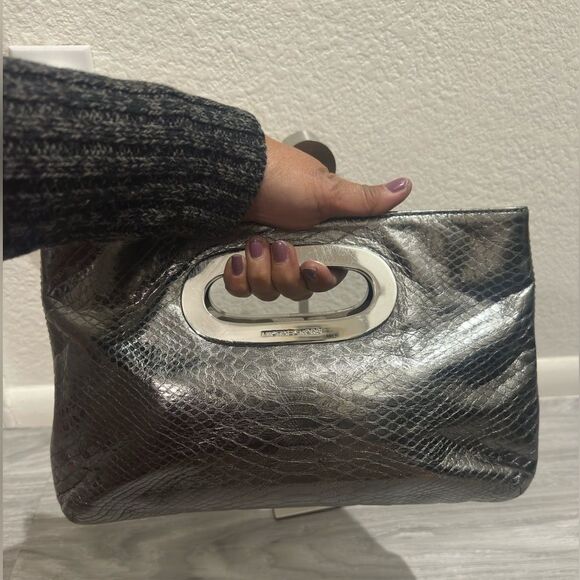 Michael Kors BERKLEY CLUTCH Metallic Silver